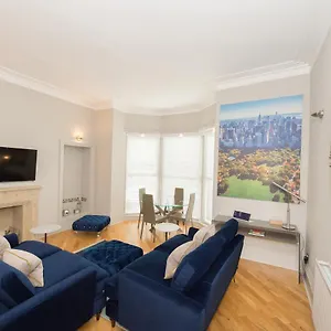  Apartment Serviced