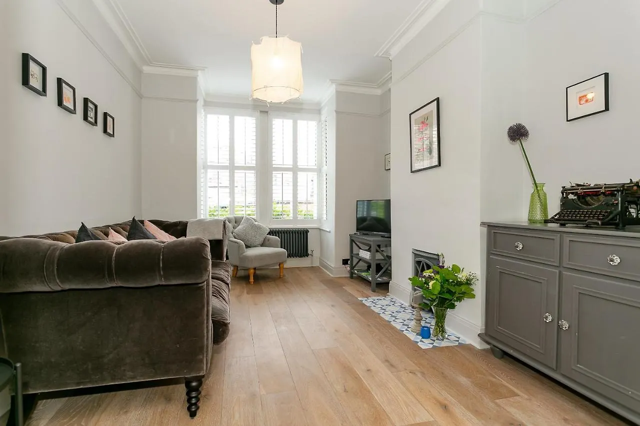 Strawberry Dale Victorian Terrace Villa Harrogate